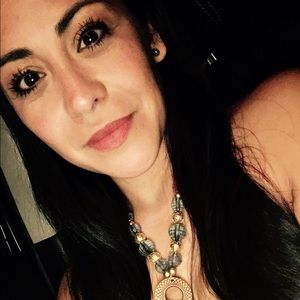 Meet your Posher, Noriselda